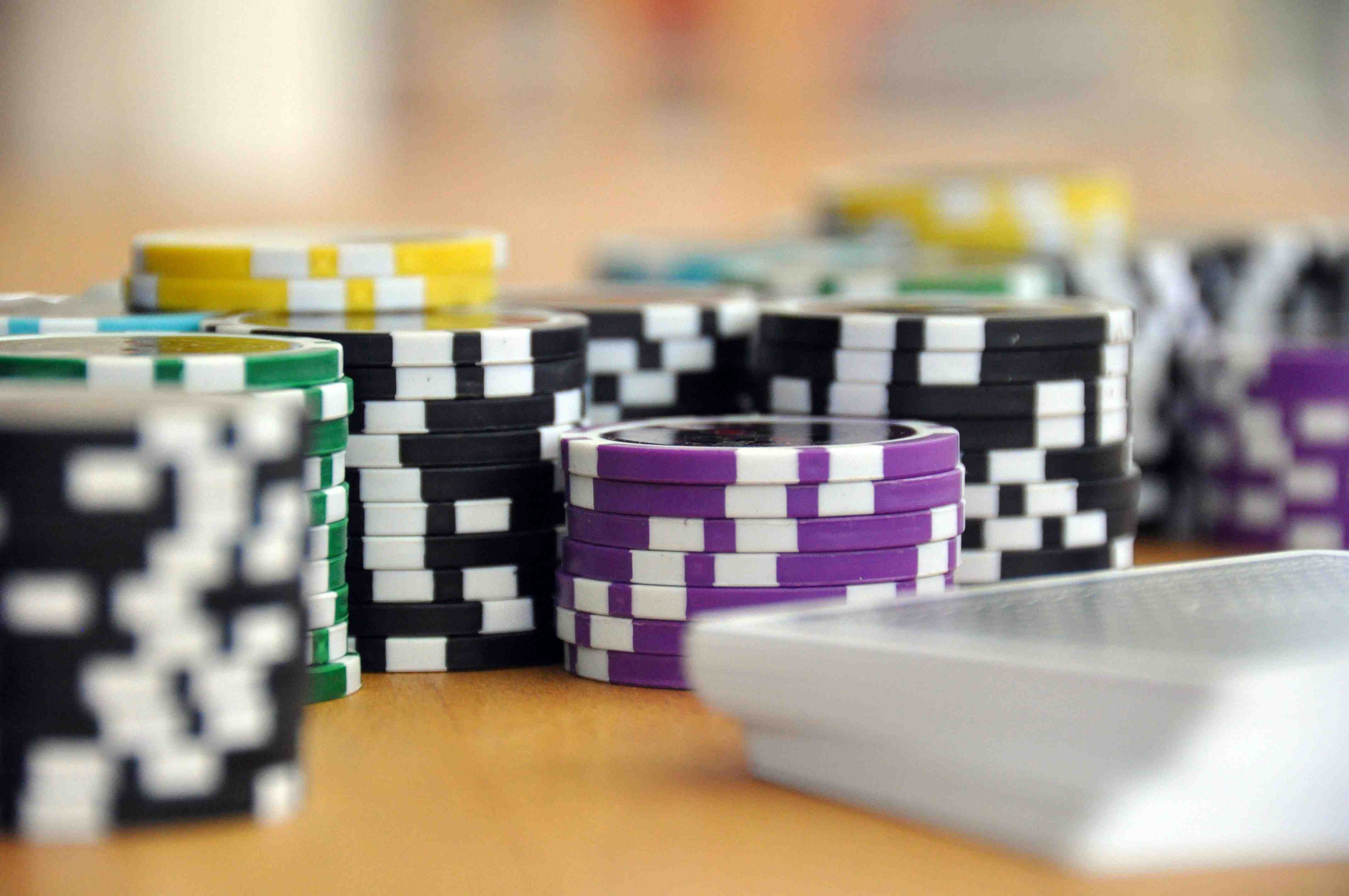 cczz platform hero banner showing sports and casino gaming options
